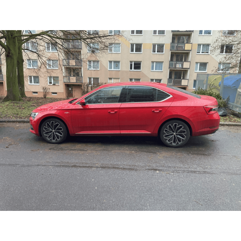 Škoda SuperB hybrid elektro 4 x4 - automat