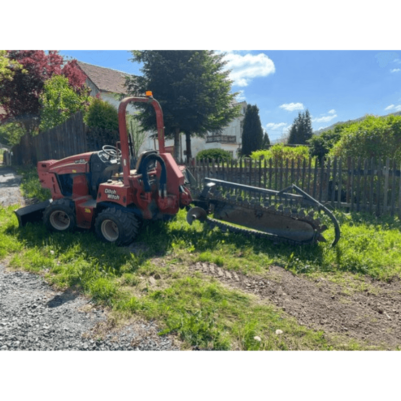 Ditch Witch kolový traktor bagřík RT45 rýhovač 130 cm hloubka
